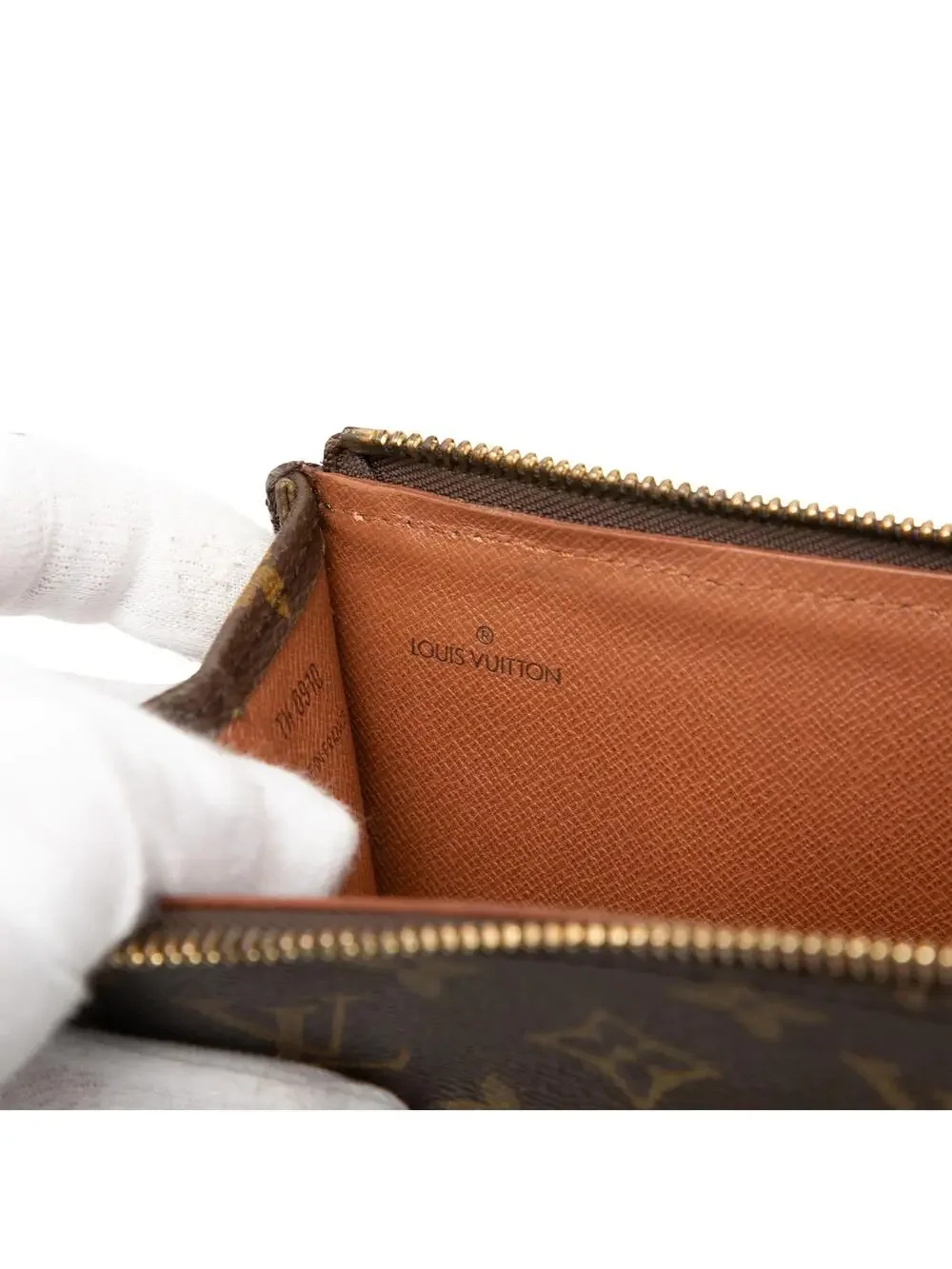 Louis Vuitton Poche Documents Portfolio #300371L50B